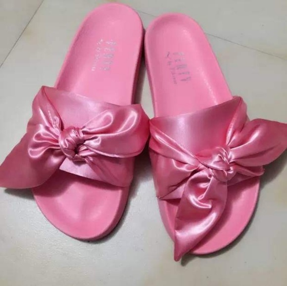 PUMA Fenty Rihanna Silk Spring Bow Slides - Picture 2 of 2